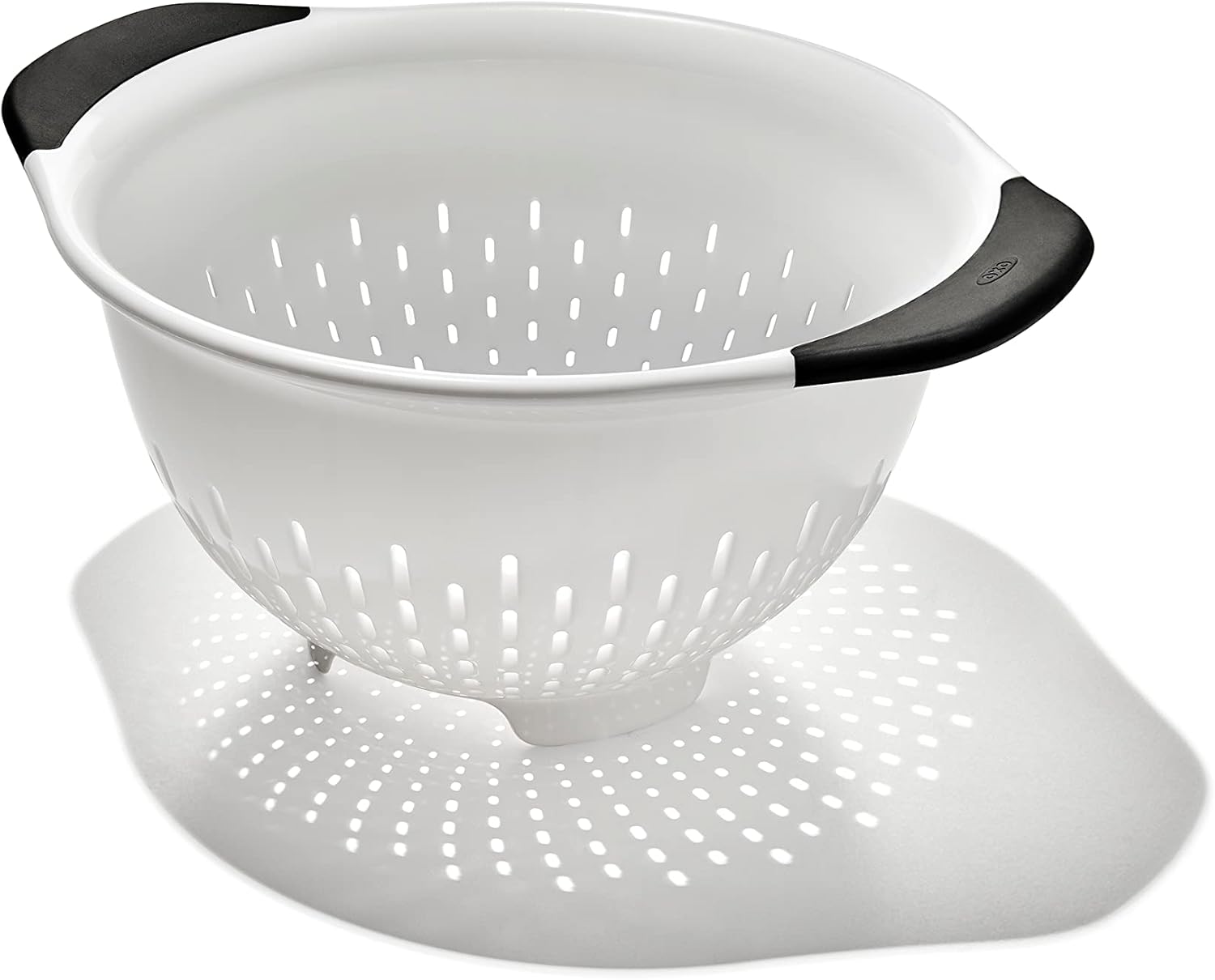 OXO Good Grips 3 QT Plastic Colander - Durable Kitchen Strainer for Effortless Food Preparation