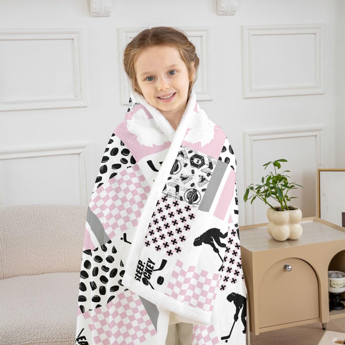 Erosebridal Ice Hockey Twin Size Fleece Blanket for Girls, Puck Sports Games Fuzzy Blankets for Kids Teens Bedroom, Hockey Player Throw Blanket Plaid Patchwork Blankets, Pink White Black