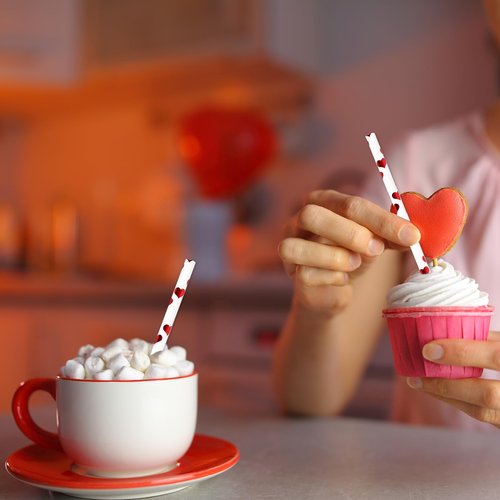 Whaline 100Pcs Valentine's Day Paper Straws Foil Red Heart Straws Disposable Drinking Straws for Wedding Birthday Party Supplies