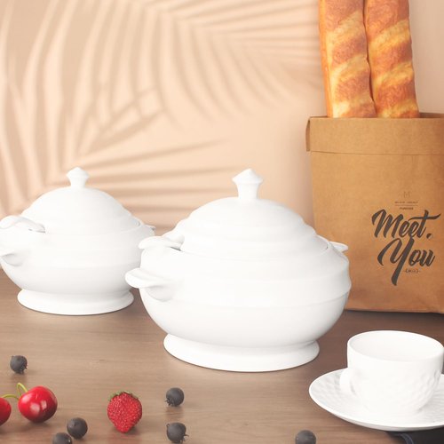 jinsongdafa Casserole Dish with Serving Handle, 2.7-quart White French Soup pot, Ceramic Tureen with Lid and Ladle, for Dinner and Party, Microwave, Dishwasher, Oven Safe 11.6 Inch