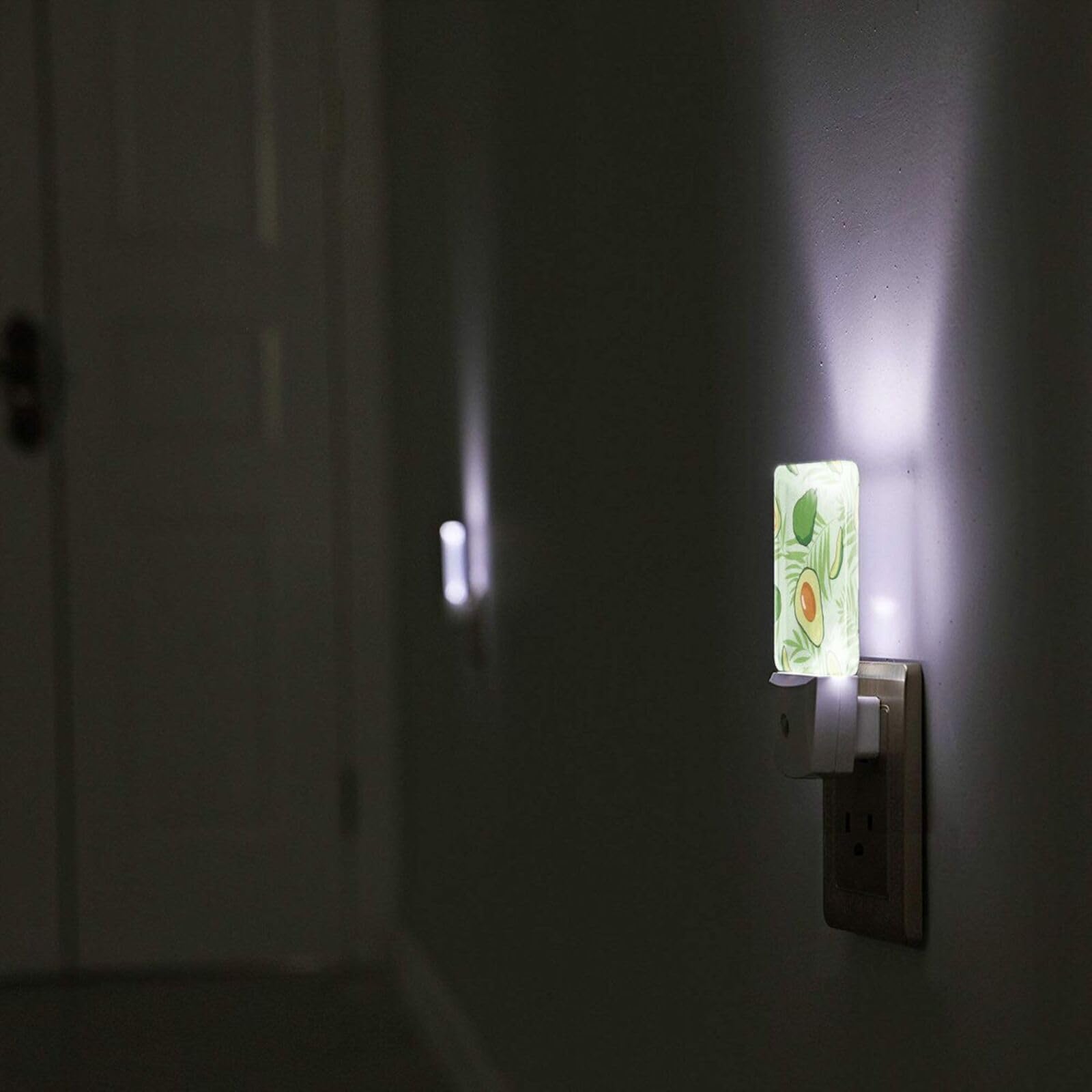 Caifujiqi Night Light Plug-in Dusk to Dawn Smart Sensor White Led Nightlight for Bedroom Bathroom Kitchen Hallway Stairs Energy Efficient Decor Desk Lamp