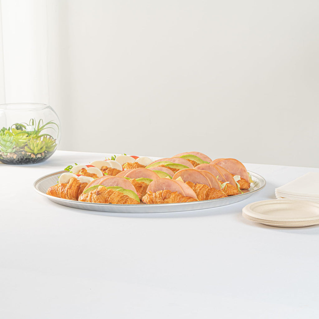 Restaurantware 18 Inch Pizza Trays, Round Foil Catering Trays 10 Count Aluminum Serving Platters with Engraved Pattern, Durable Greaseproof Presentation, Hot and Cold Food Safe, Silver