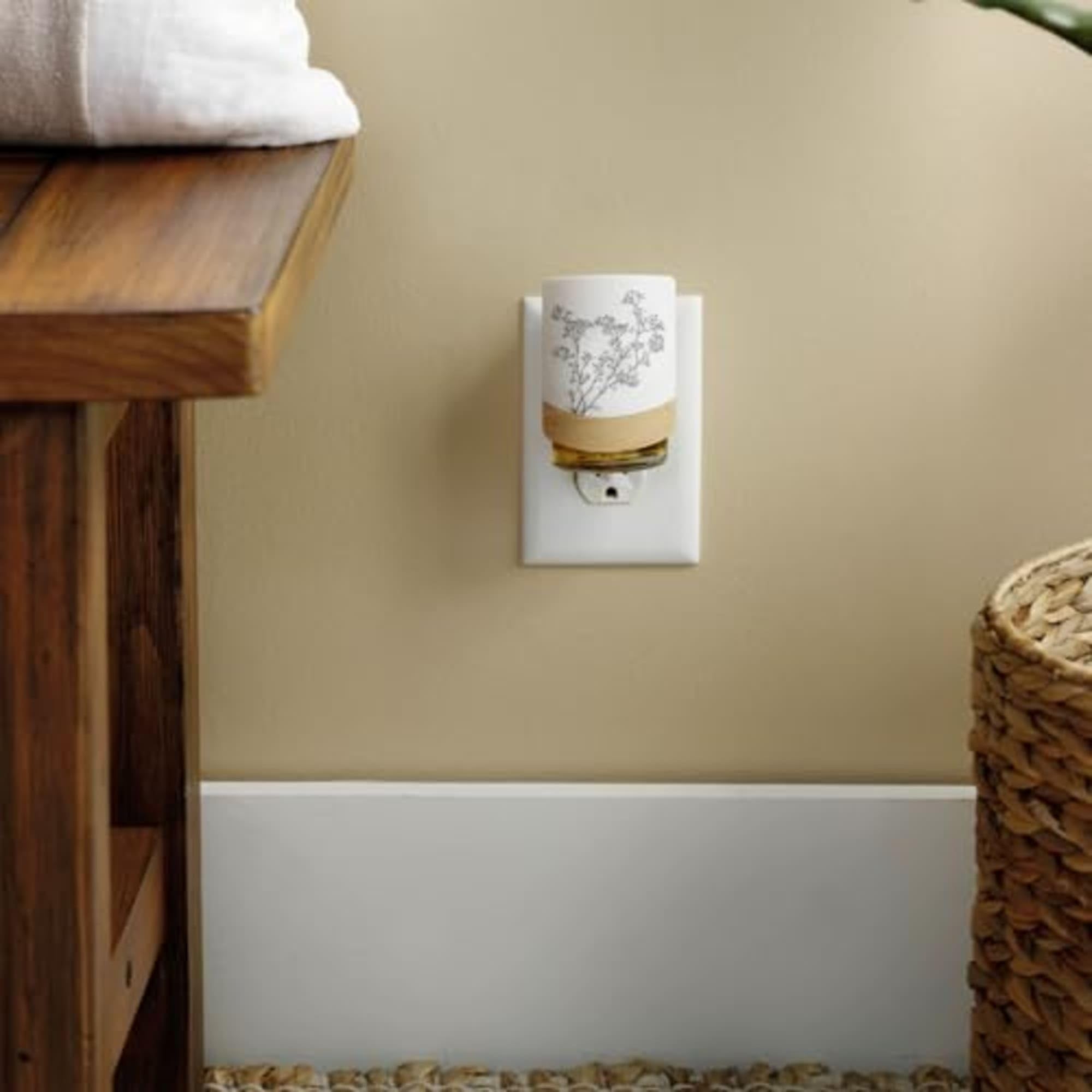 Yankee Candle ScentPlug Diffuser, Simplicity with Light, 1 CT