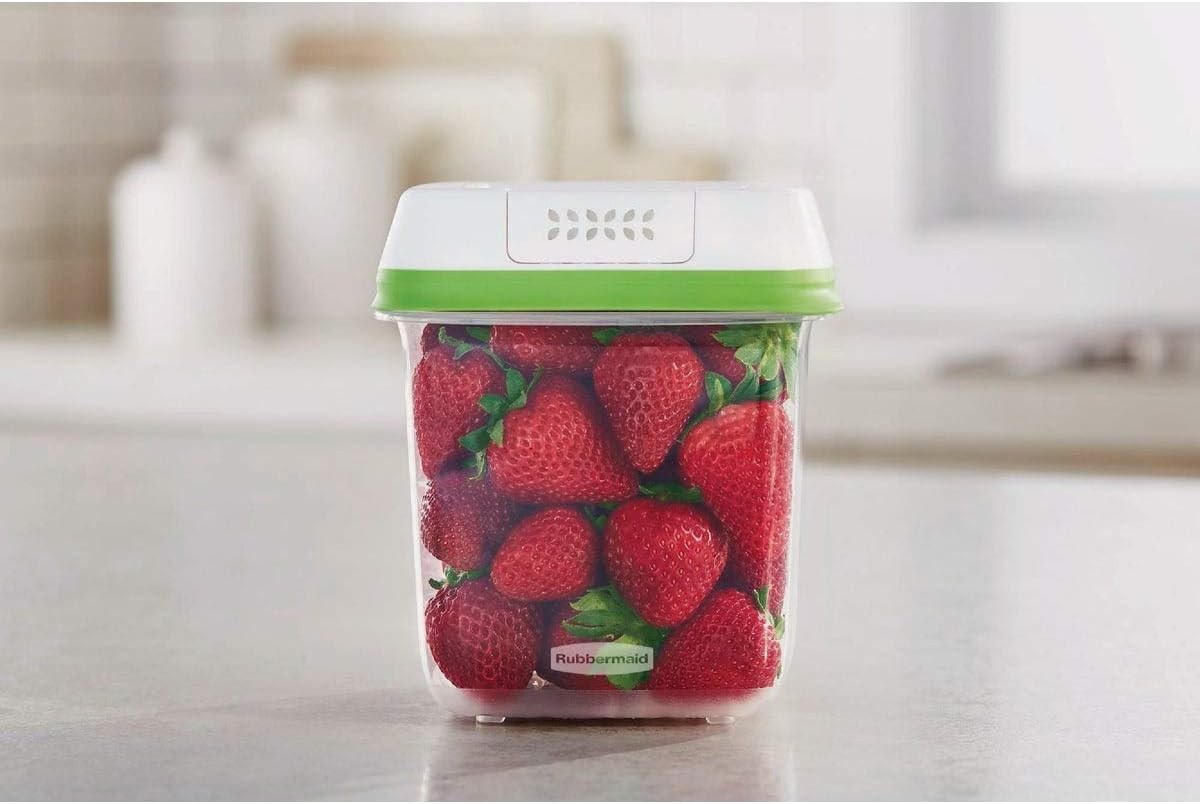Rubbermaid FreshWorks Produce Storage Container - Medium 7.2-Cup Size for Freshness | Clear