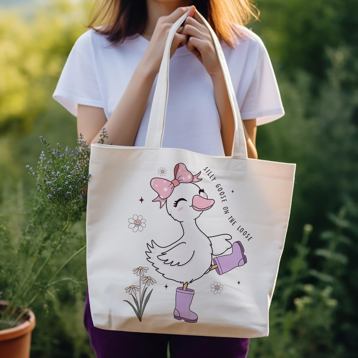 Silly Goose Canvas Tote Bag With Inner Pockets,Cute Reusable Bag for Lunch Grocery Shopping and Beach,Women Lady Canvas Cotton Tote,Birthday Gifts for Goose Lovers