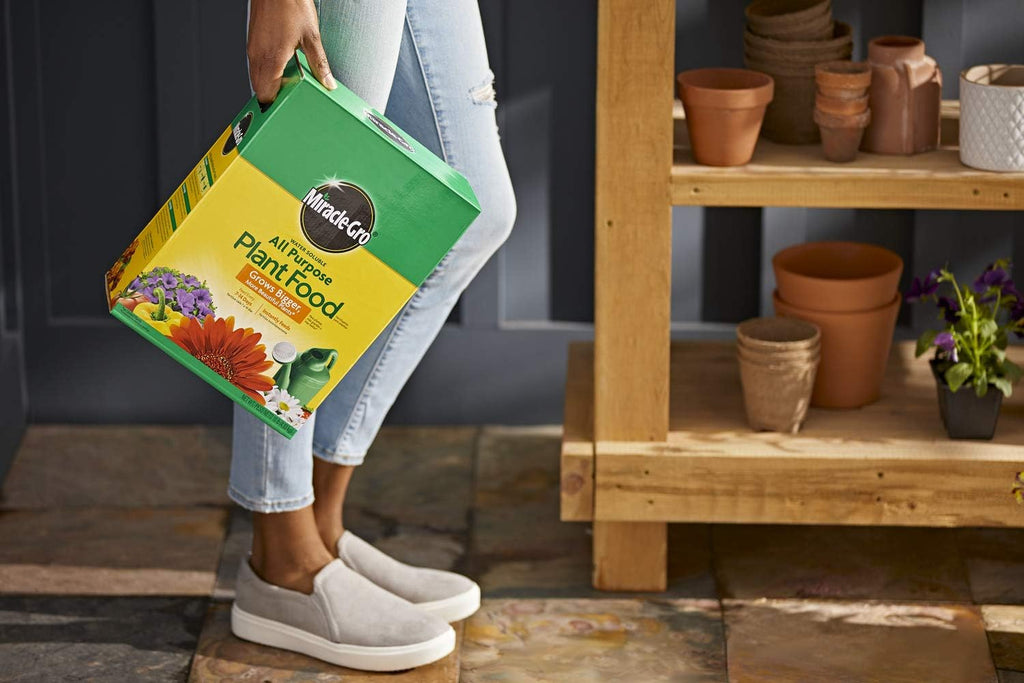 Miracle-Gro Water Soluble Plant Food - All-Purpose Fertilizer for Indoor & Outdoor Plants | 10 lbs (4-Pack)