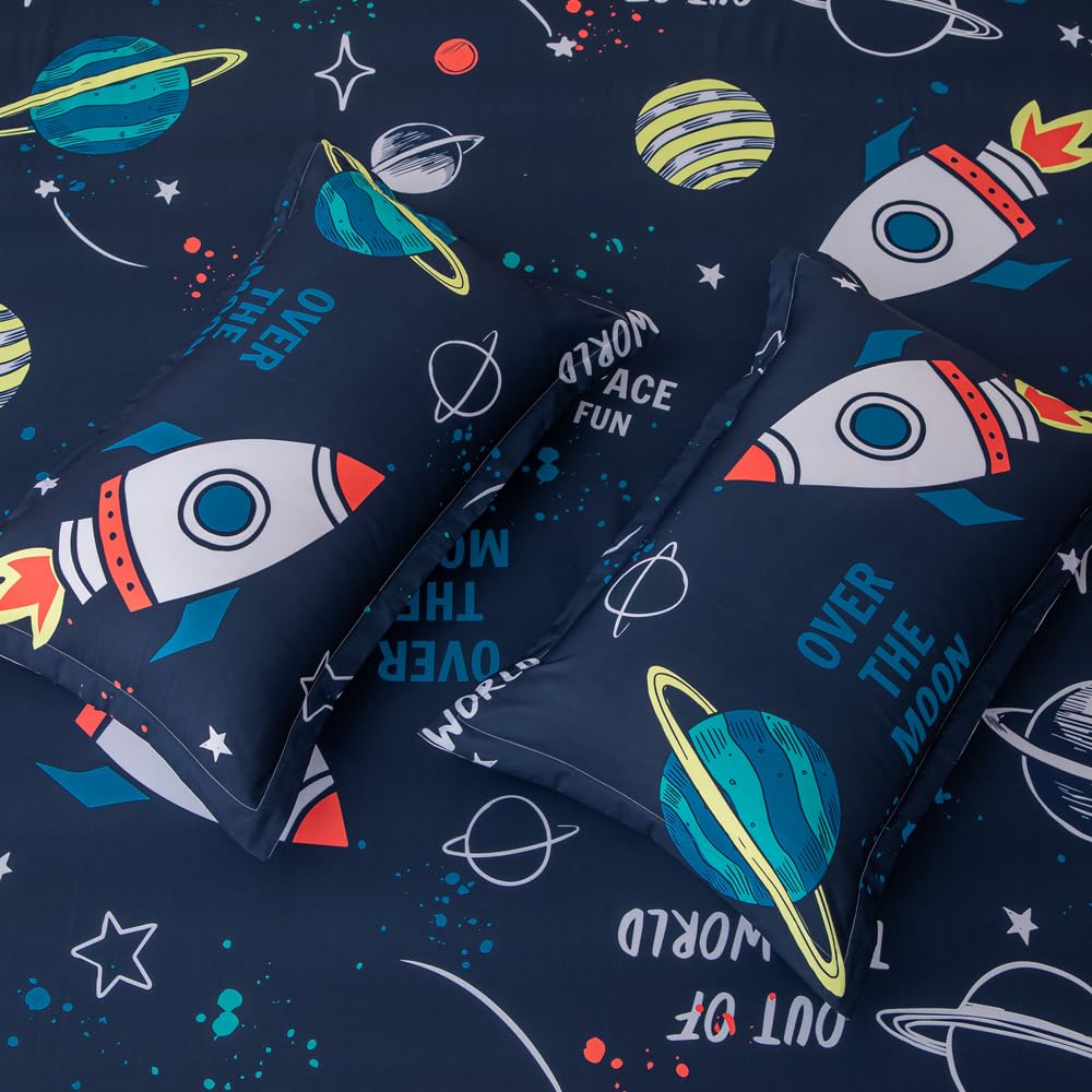 Megamayga Space Sheets Queen Size for Boys Kids 4 Pieces Outer Space Bed Sheets 3D Space Rocket Planets Bedding Set for Teens Boys Space Theme Bedding Set Galaxy Stars Bed Sheet Set Room Home Decor