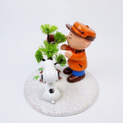 Department 56 Peanuts Charlie Brown & Snoopy Figurine - Hand-Crafted, Hand-Painted 2.76 Inch