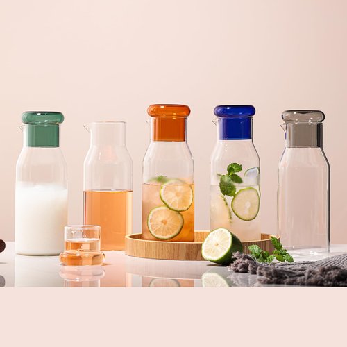 hjn Small Glass Pitcher Glass Water Carafe with Cup Lid, Fridge Water Jug Cold or Hot Beverages, Iced Tea, Milk, Juice 830ml/28oz & clear cup lid (Glass Pitcher-Clear cup lid)
