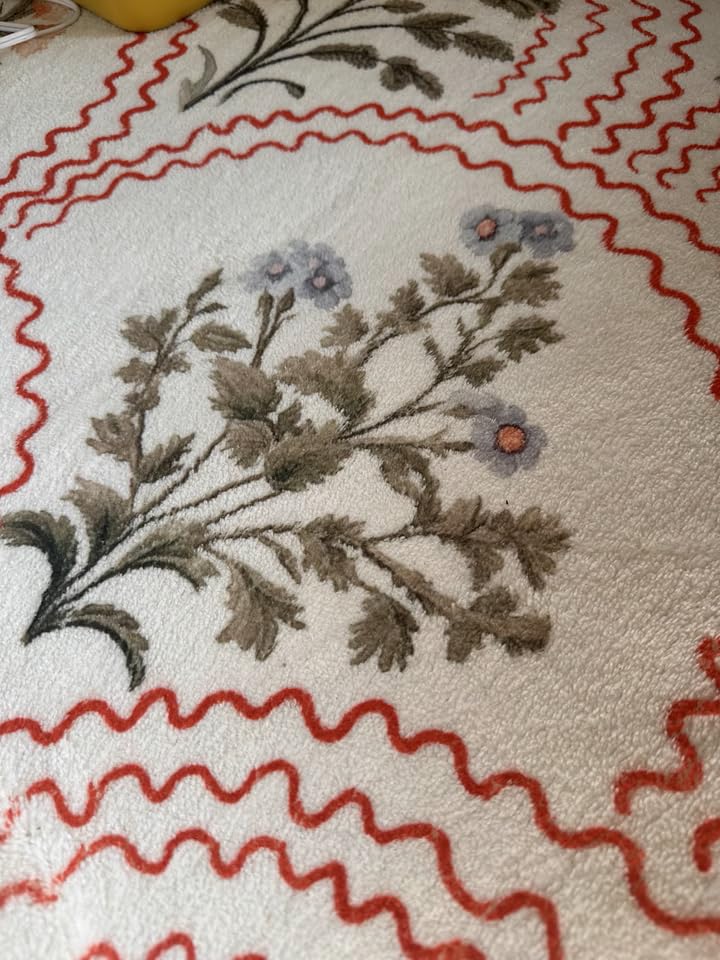 Spring Floral Bathroom Rug 32" x 20" - Soft Boho Bath Mat (Semicircular, Red)