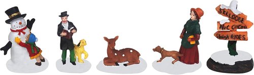 Christmas Village Figurines Set by [Brand Name] - 5-Piece Holiday Decoration for Indoor Displays | Perfect Gift Idea
