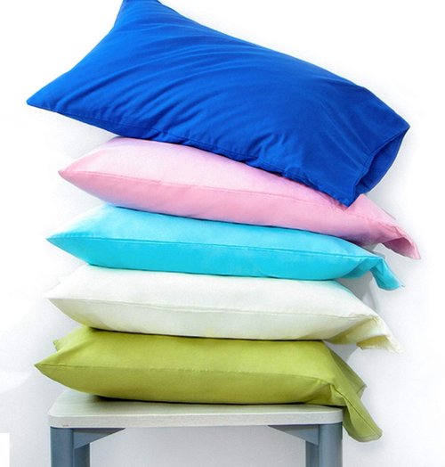 FLXXIE Pillow Cases - Soft Microfiber Standard Size Pillow Covers | Wrinkle & Stain Resistant, 2-Piece Set, 20x26, Red