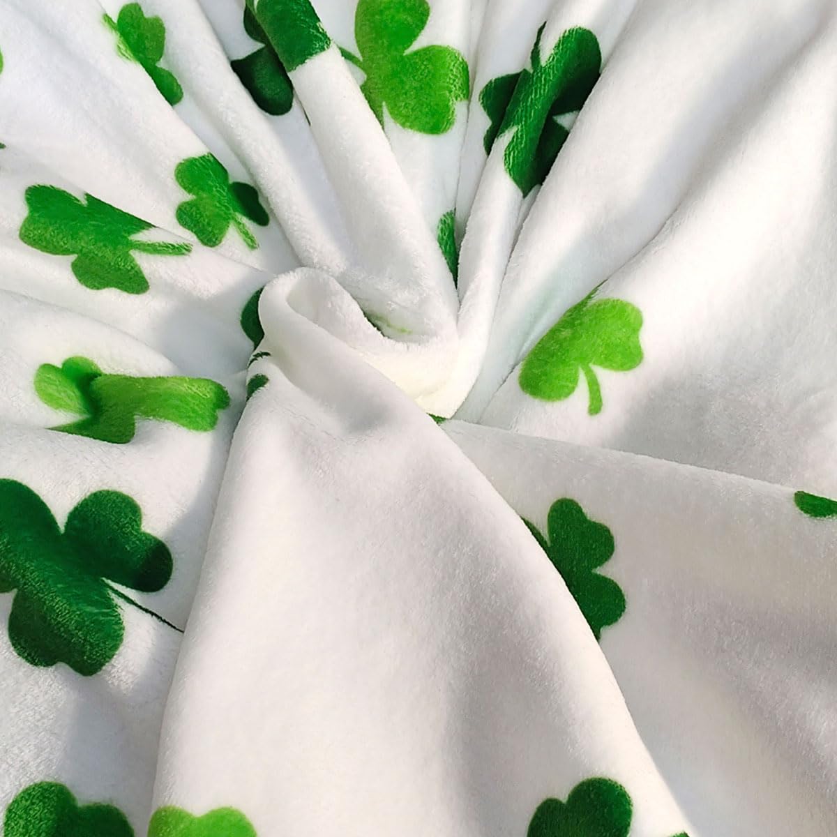 St Patricks Day Throw Blanket Irish Shamrock Green Lucky Clover Soft Cozy Flannel Blankets for Bed Couch Chair Sofa Home Decorations 50 x 60 Inch