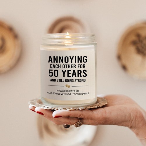 Niyewsor 50th Wedding Anniversary Couple Gifts, 50th Anniversary Candle Gifts for Couple, Parents, Husband, Wife, Him, Her, Friends, Golden Wedding Keepsake, Handmade, 7oz