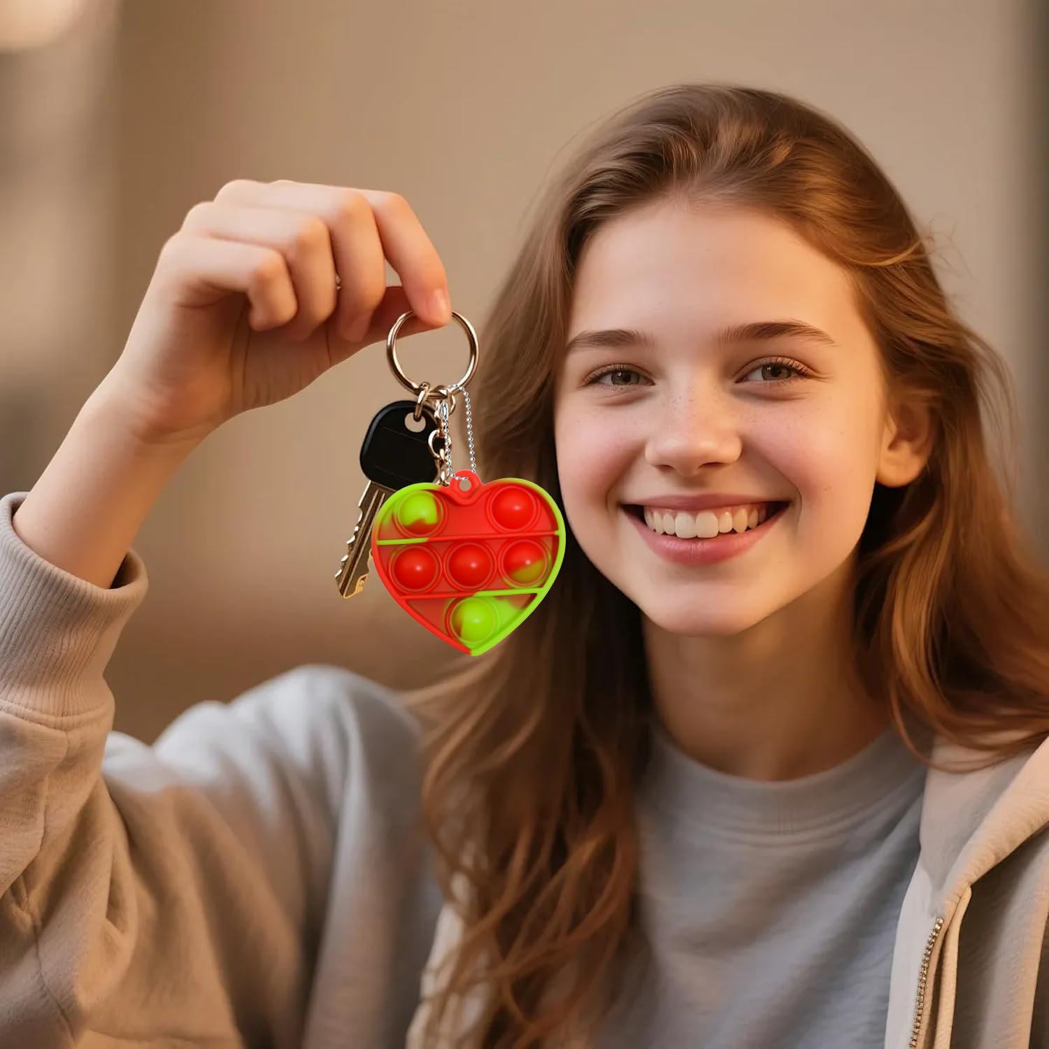 EFZXIB Valentine’s Day Heart Mini Pop Keychains 50 Pack –10 Colors with 5 Each Mini Heart-Shaped Bubble Fidget Keychain Stress Relief Sensory Toy Party Favors for Kids, Classroom Gifts
