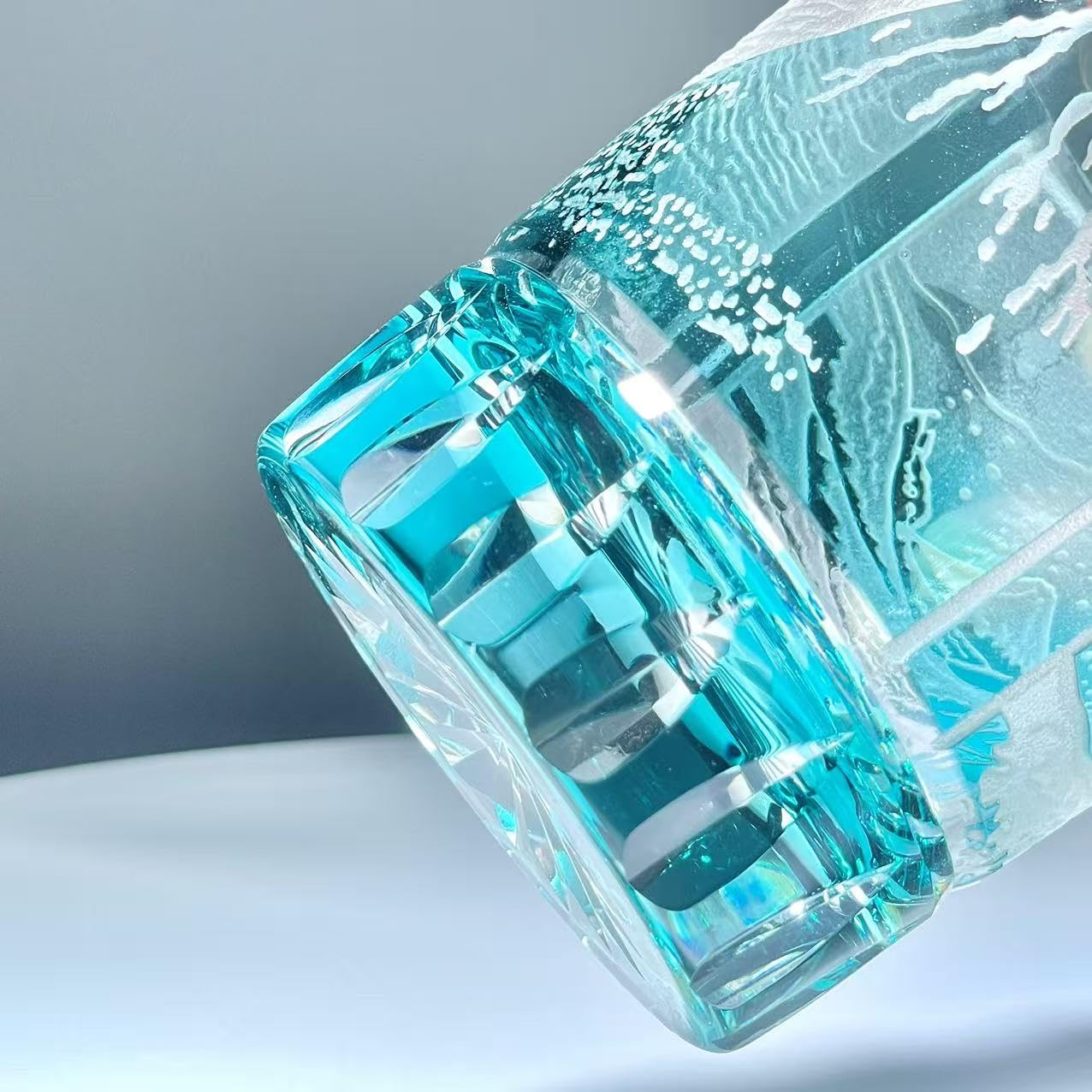 suigetsu Crystal Luxury Whiskey Glass, Mount Fuji Design, Japanese Style Hand Cut Glass Tumblers (turquoise)