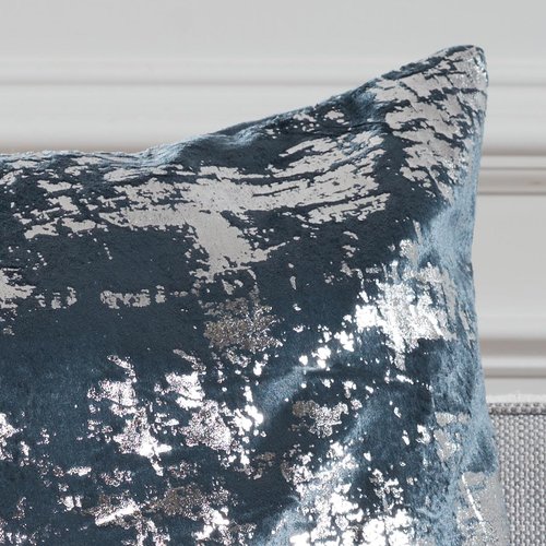 SAFAVIEH Home Collection Edmee Glam Metallic Midnight Blue/Silver 12 x 36-inch Rectangle Pillow with Insert