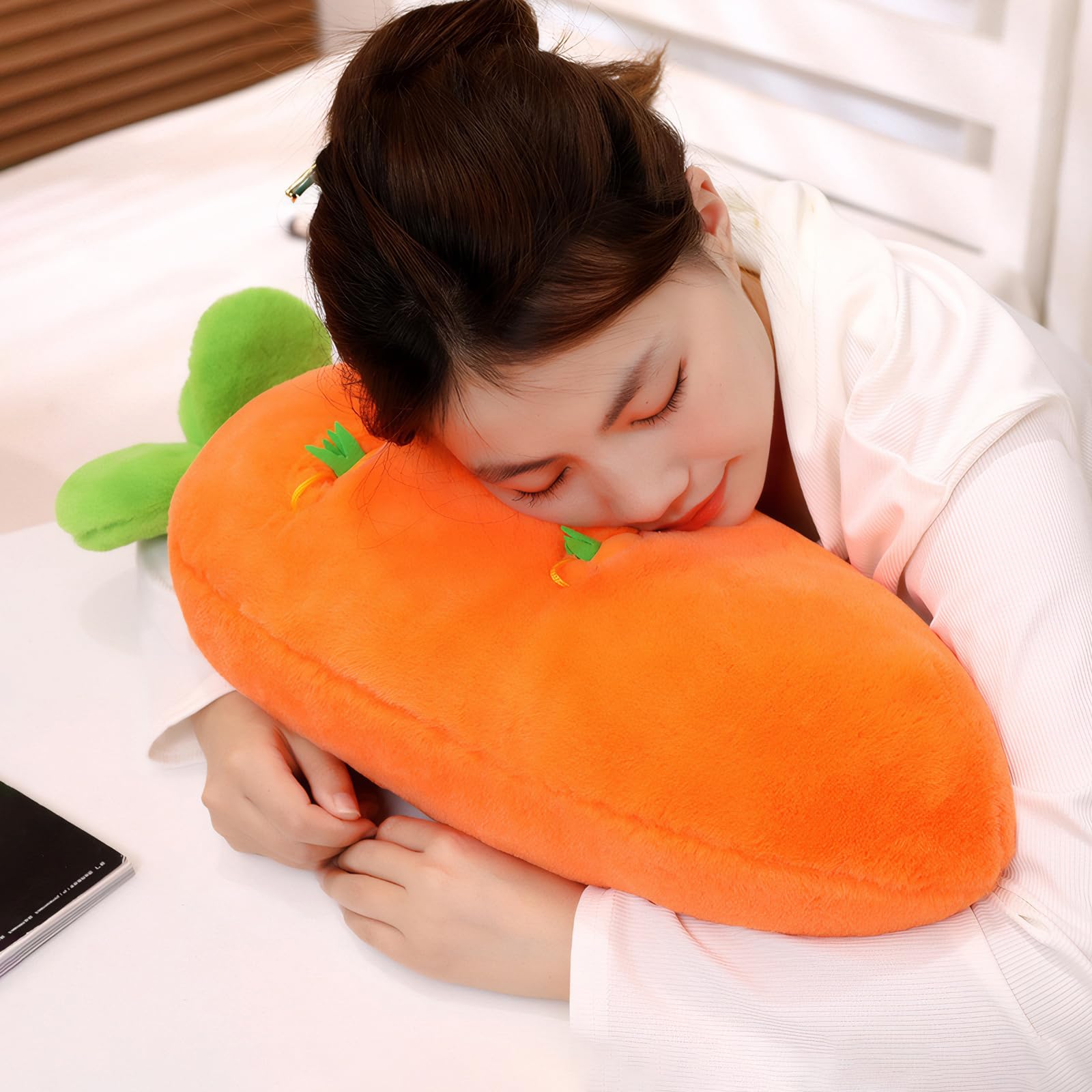MMTTAO Carrot Plush Toy Vegetable Stuffed Animal Pillow Carrot Plushie Toy Stuffed Cute Soft Plushies Collection Fluffy Hugging Plush Pillow Cushion Home Decoration Gift for Kids Girls Boys, 28Inches