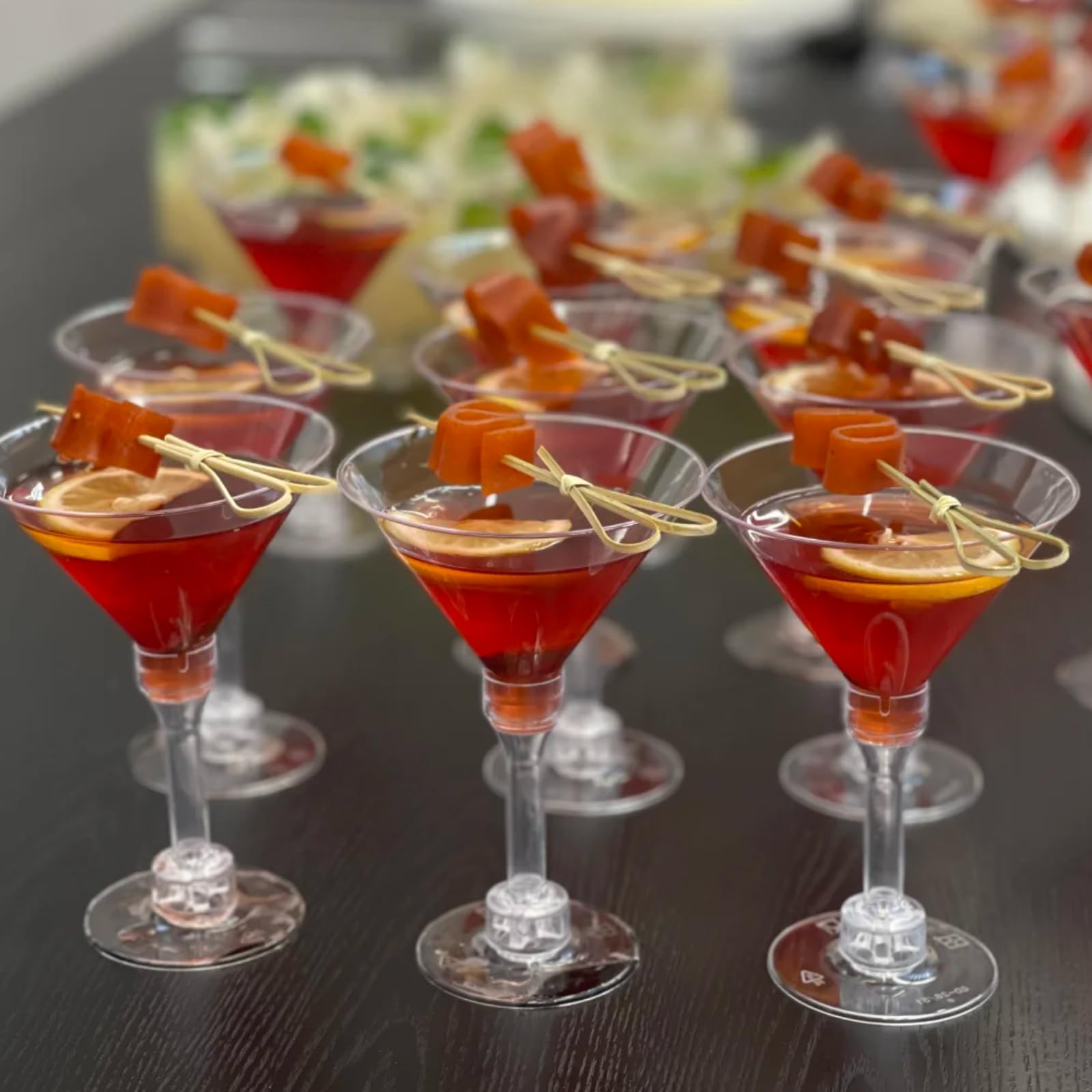 Qeirudu 40 Pack Plastic Martini Glasses, 5 oz Disposable Cocktail Glasses for Mother's Day, Wedding, Birthday