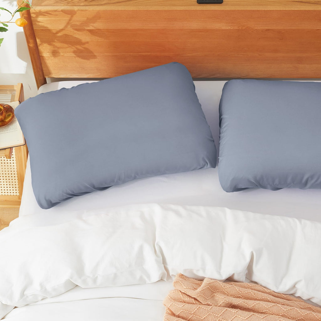 Horbaunal 2 Pack Microfiber Pillow Cases, Silver Grey Travel Elastic Band Bed Pillowcases, 1800 Thread Count Soft Pillow Covers for Standard & Queen Size, 20 x 26 Inches