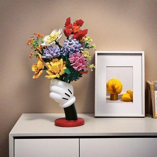 Cute Cartoon Mouse Hand Resin Vase for Home Decor, Unique Small Decorative Vase, for Desk and Office Decorations