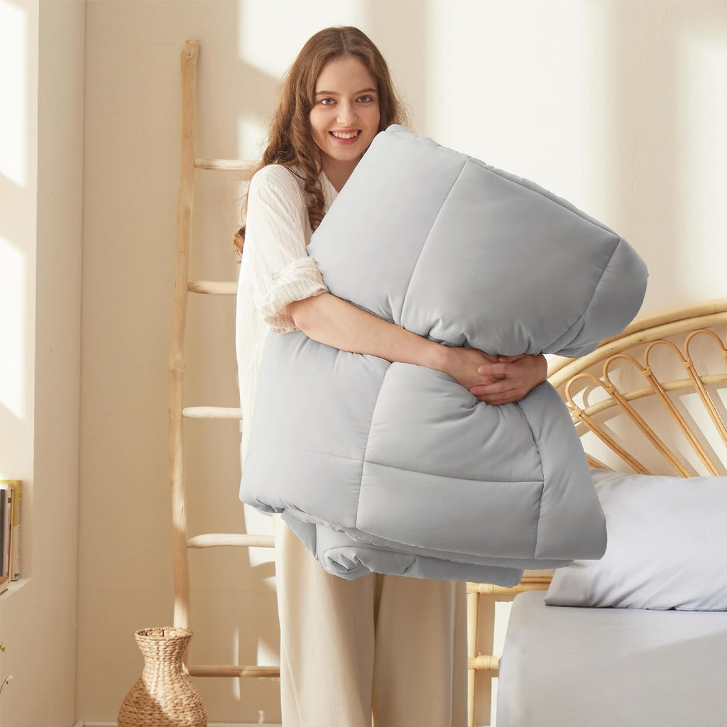 Bedsure Comforter Duvet Insert - All-Season Twin Size Quilted Bedding, GentleSoft Down Alternative, Light Grey 88 x 68 Inches