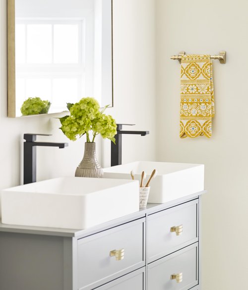 Amerock Davenport Golden Champagne 9 inch (229mm) Towel Bar, BH36055BBZ