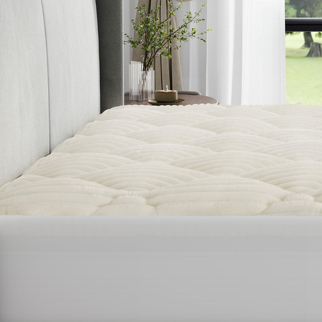 Novilla Fleece Mattress Topper Queen, Warm Sherpa Mattress Pad, Cloud-Like Soft Bed Cover for Winter, Deep Pocket fits up to 21", Machine Washable