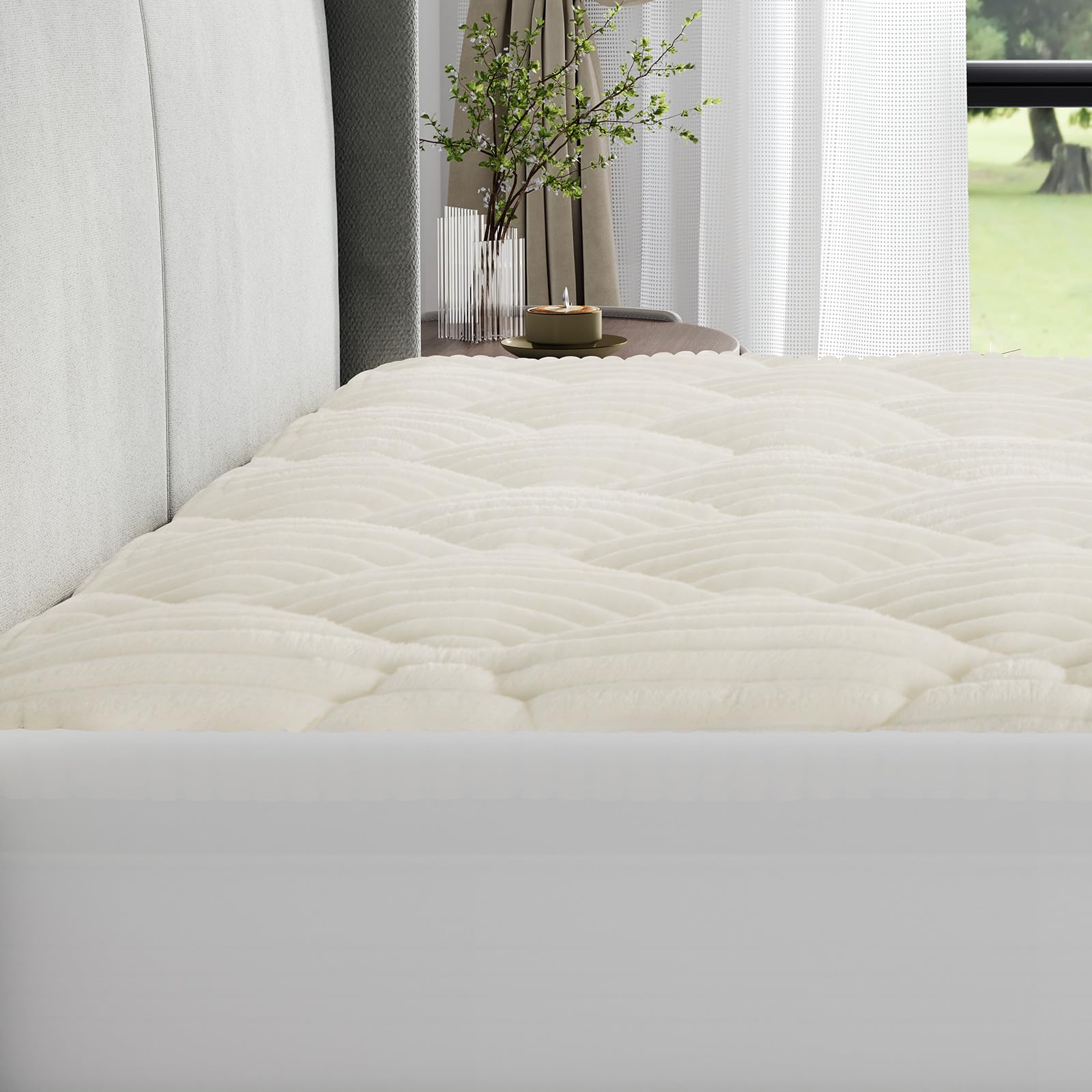 Novilla Fleece Mattress Topper Queen, Warm Sherpa Mattress Pad, Cloud-Like Soft Bed Cover for Winter, Deep Pocket fits up to 21", Machine Washable