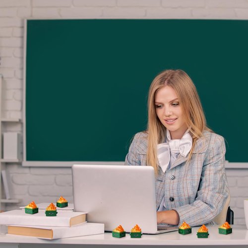 Lineshading Mini Dumpster Figurines - 100 Pcs Resin Trash Decor for Office & Home | Unique Gifts for Coworkers & Teachers