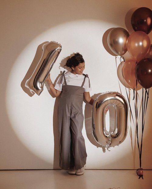 Happy 30th Birthday Decoration - Silver Foil Number Balloon | 30 & 40 Inch Size for Celebrations