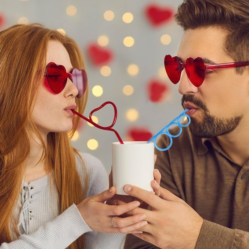 32 Pack Valentines Day Straws with Valentines Day Cards for Kids, Coloful Crazy Loop Reusable Drinking for Kids Girls Boys School Classroom Exchange Gifts Prizes, Valentine Party Favors
