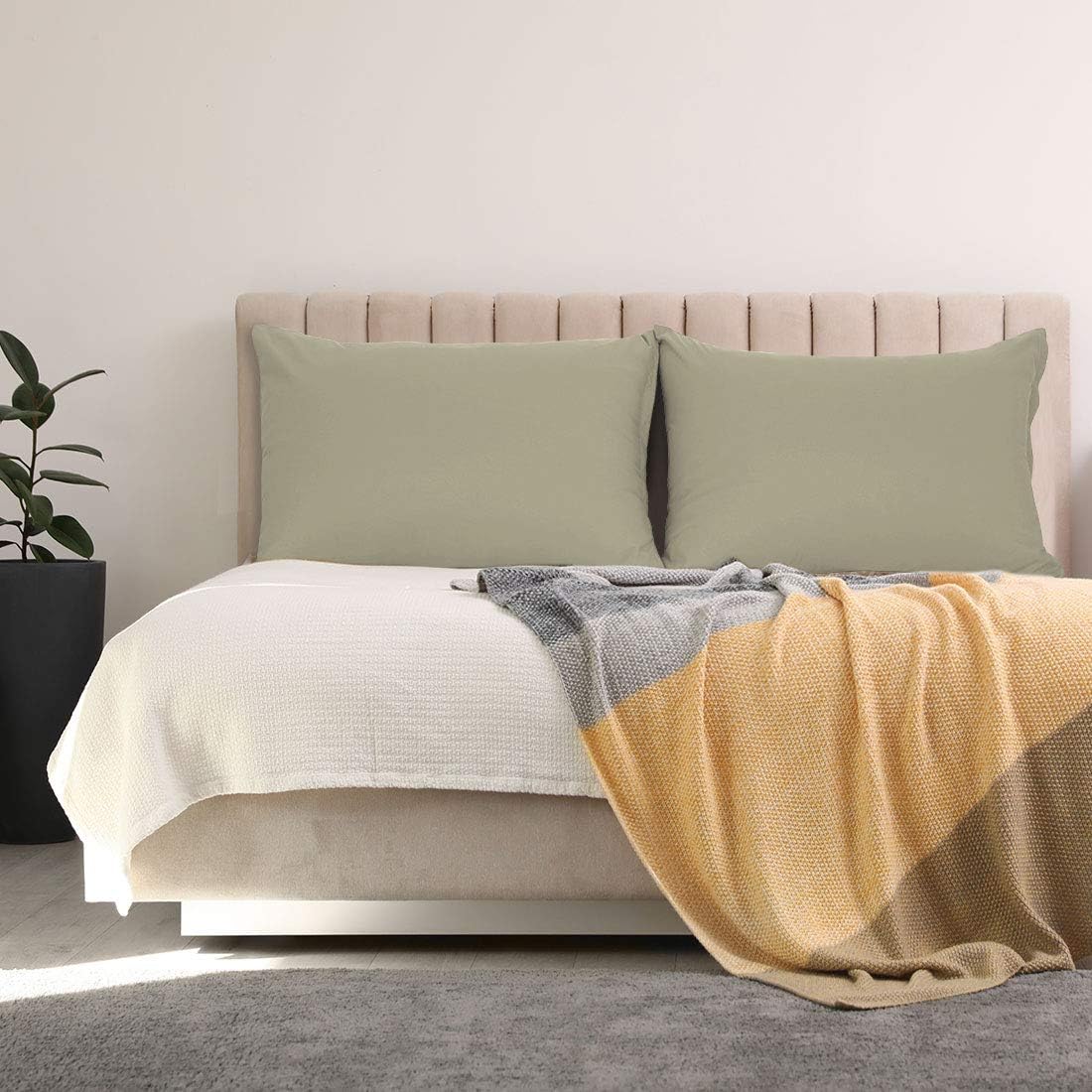 PiccoCasa Zippered Pillowcases - Soft 100% Brushed Microfiber Set of 2 | Standard Khaki (20"x26")