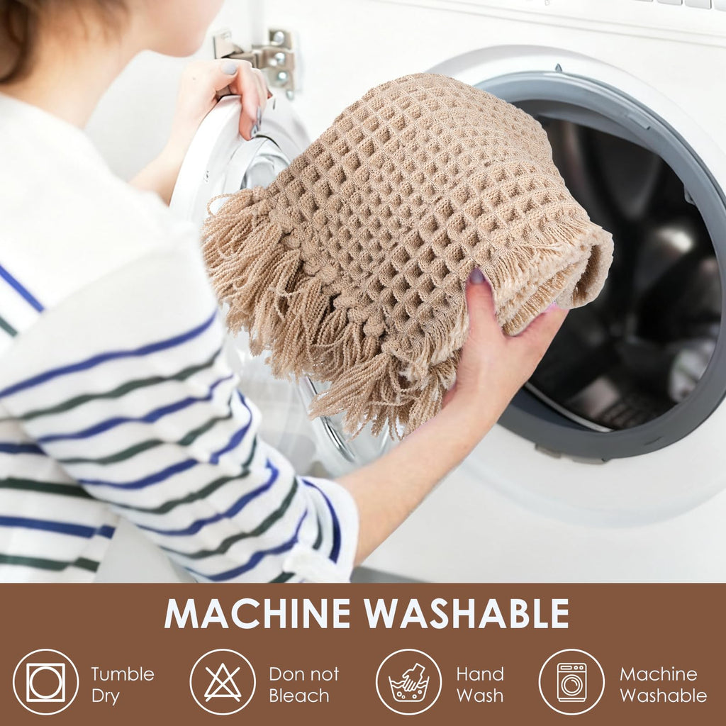 CozeForm Waffle Bath Mat, Super Absorbent Waffle Bathroom Rug with Tassels, Non Slip Bath Mats for Bathroom Floor, Ultra Soft Boho Bath Mat, Quick Dry Shower Mat, Machine Washable, 18"×30", Khaki