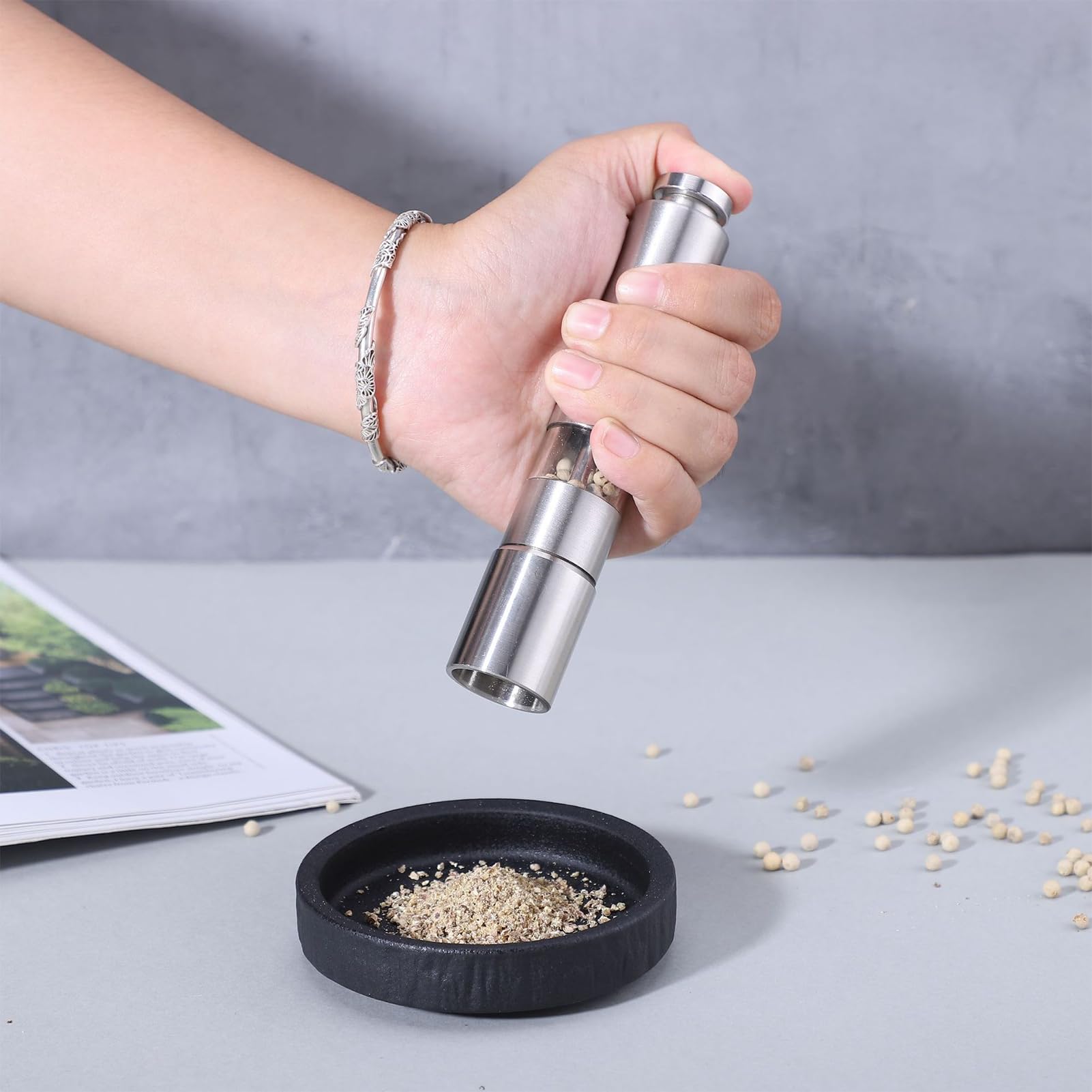 1 Pcs Salt And Pepper Grinder,Modern Thumb Stainless Steel Push Button Salt And Pepper Grinder,For Black Pepper, Sea Salt And Himalayan Salt, Spice And Salt(Silver)