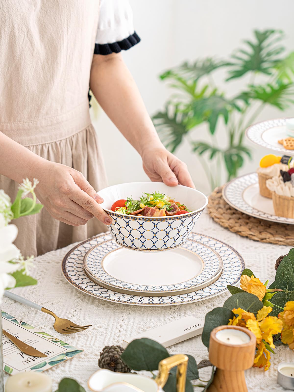 CwlwGO-Bone China Dinner Plates Set of 4, Lace Dishes Set for Salad, Pasta, Dessert, Dinnerware Dishset for Kitchen, Not Suitable for Microwave (8 Inch)
