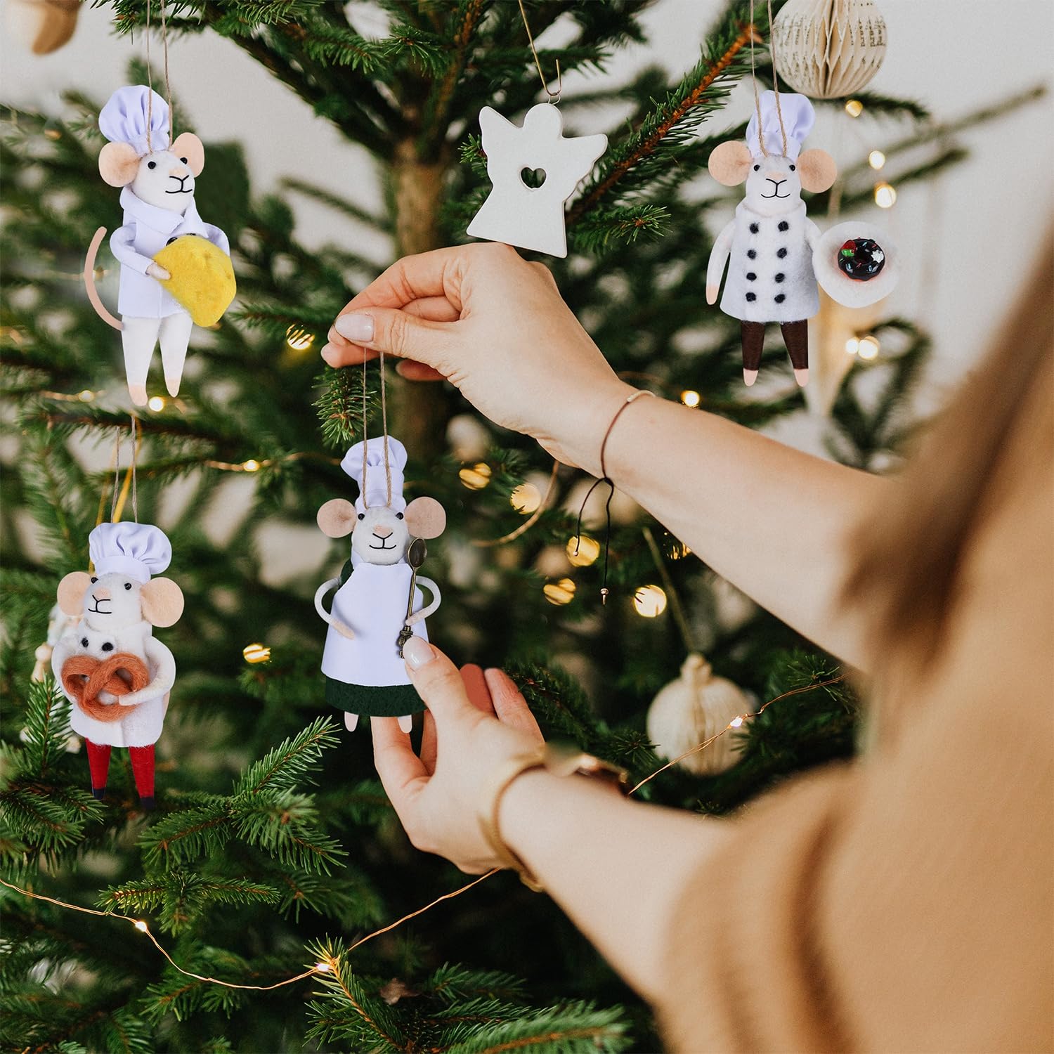 Watereem Set of 4 Christmas Felt Mouse Ornaments, 5.5" Mini Chef & Waiter Mice for Christmas Tree Wreath Hanging, Wool Xmas Tabletop Decor, Animal Crafts for Holiday Easter Gifts Party Supply
