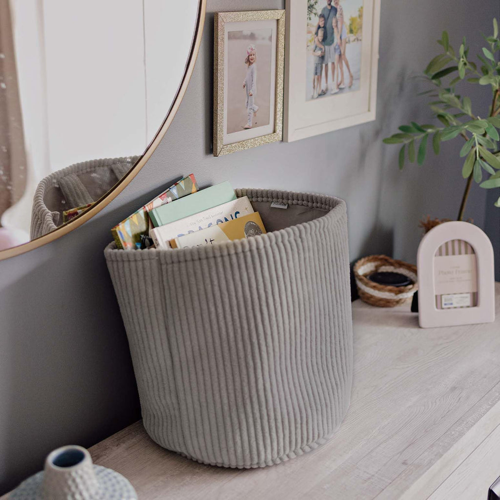 PUTSKA Blanket Basket – Round Storage for Toys and Blankets, Clothes, Stuffed Animals – Soft Baby Girl Basket for Nursery, Kids Room, Bedroom, Living Room – Large, Brown
