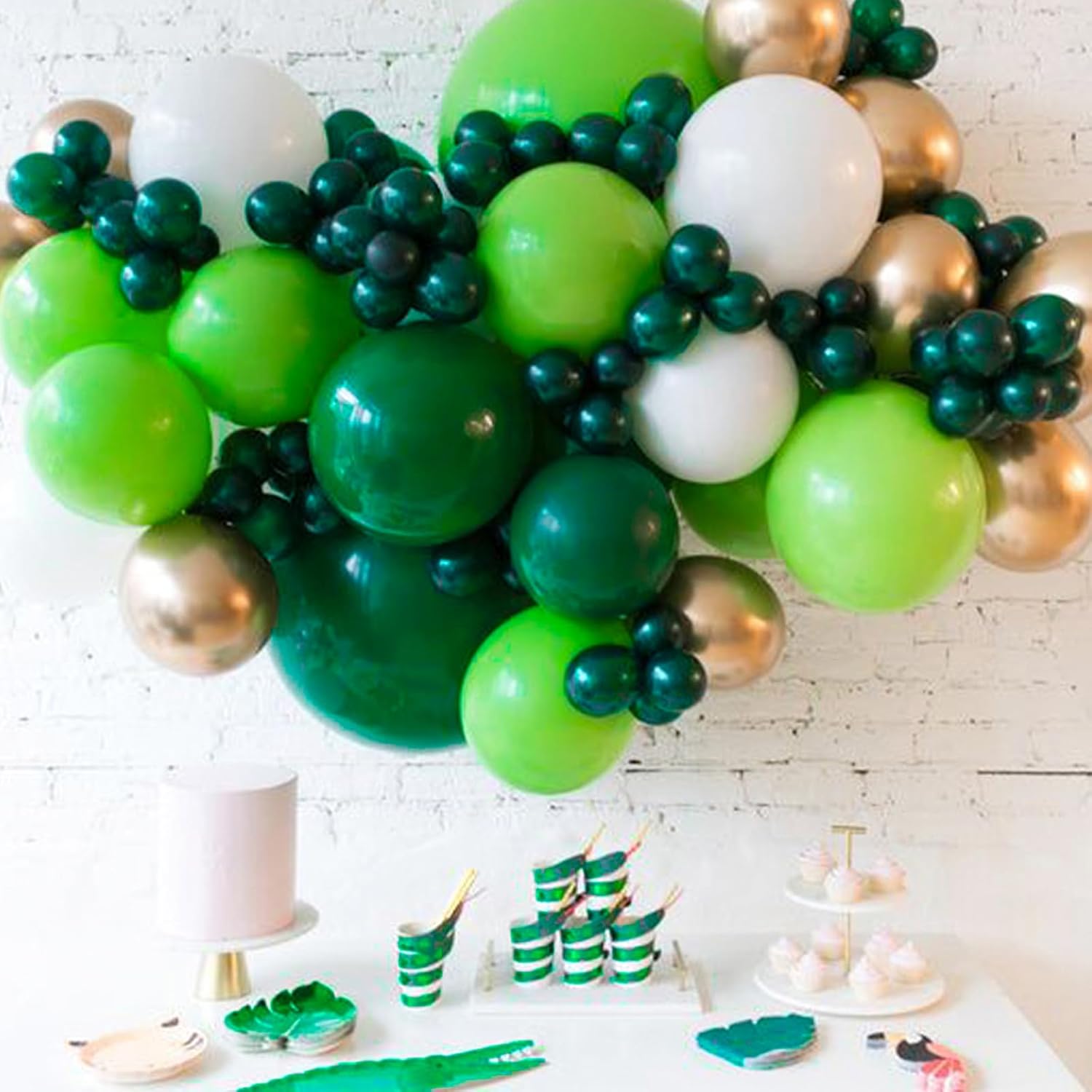 PartyWoo Dark Green Balloon Arch Kit - 152pcs in 5-18 Inch Sizes for Birthday & Jungle Theme Decor