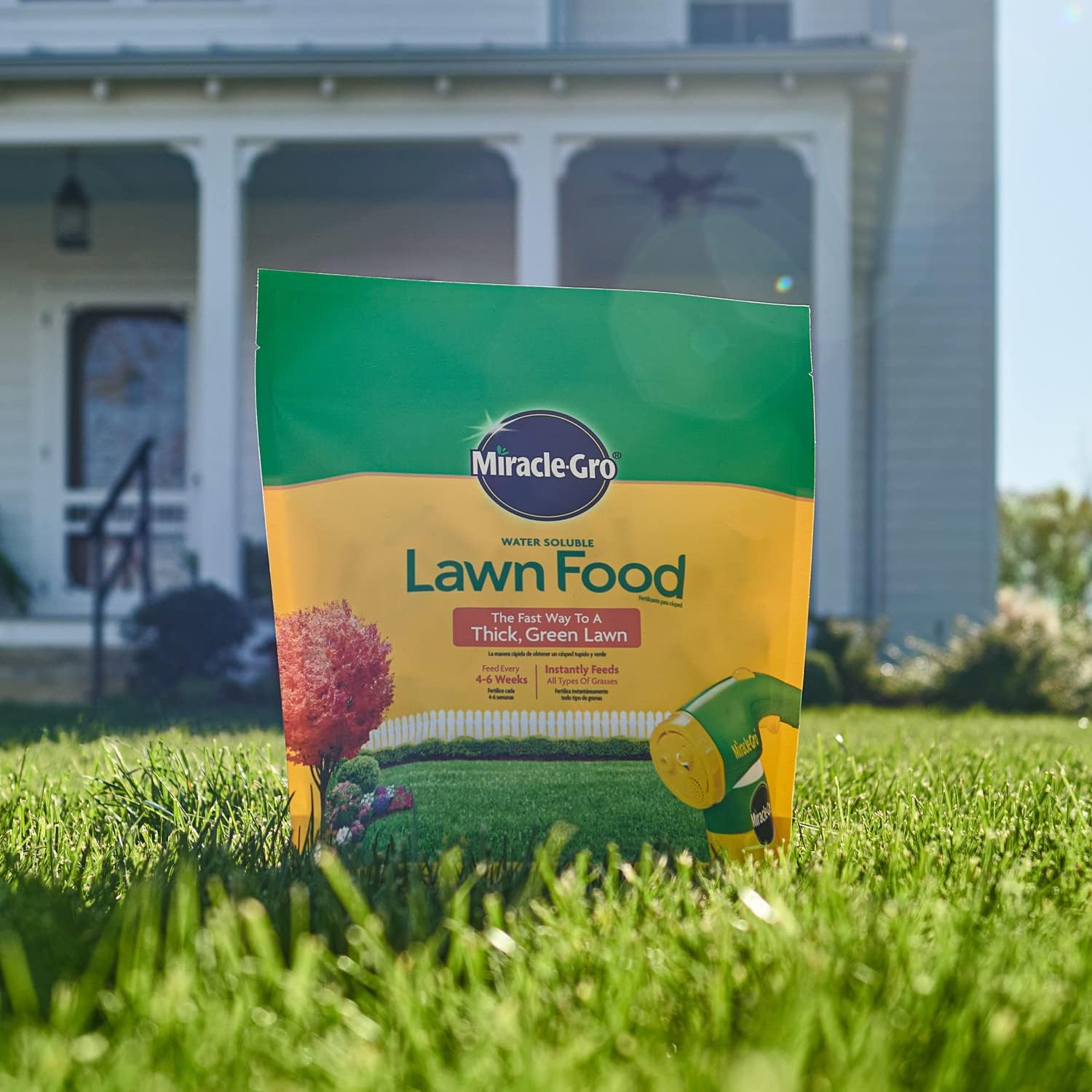 Miracle-Gro Water Soluble Lawn Food - All Grass Fertilizer Feeds Up to 7,200 Sq. Ft.