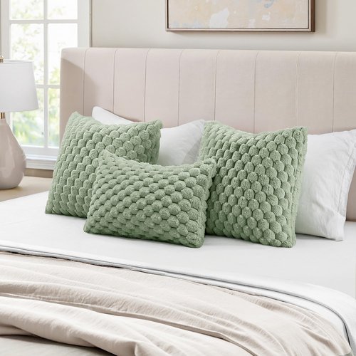 MIULEE Spring Sage Green Faux Fur Decorative Throw Pillow Covers 18x18 Inch Set of 2 Super Soft Cozy Plush Cushion Cases Luxury Fluffy Pillowcases for Sofa Couch Bed Living Room
