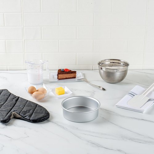 Restaurantware-Met Lux 6 x 2 Inch Straight-Sided Baking Tins, 12 Round Cake Pans - Oven-Ready, Freezable, Anodized Aluminum Round Baking Pans, Greaseproof, For Layer Birthday Cakes