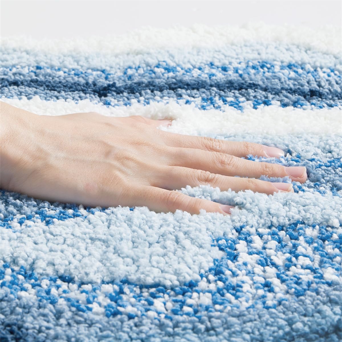 Ankah Ocean Design Bath Mat, with A Beach Scene, Water is Blue, The Cloud is White, Non-Slip, Machine Washable, Easy to Clean for Bathroom Rug,19.68 x 31.49 inches (Waves)