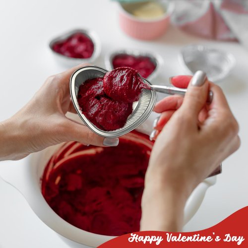 100 Pcs Heart Shaped Cake Pans with Lids Mini Aluminum Foil Cupcake Baking Tins 3.4 Oz Disposable Heart Shape Containers for Valentine's Day, Mother's Day, Wedding, Christmas (Red, Pink)