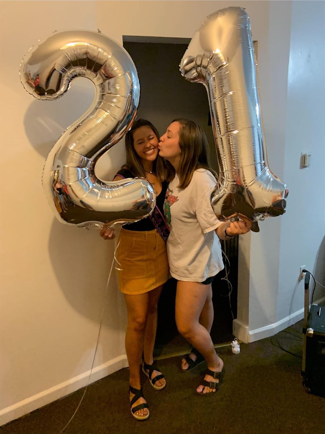 Silver Number 40 Balloon - 40-Inch Metallic 40th Birthday Decoration for Kids & Adults