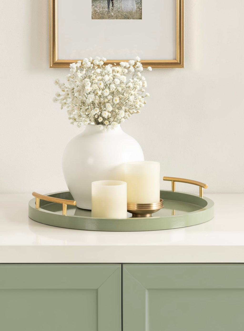 Kate and Laurel Halsey Decorative Wooden Round Tray with Polished Metal Handles, 16 Inch Diameter, Sage Green and Gold, Modern Glam Circle Serving Tray for Use as Ottoman Topper or Coffee Table Accent