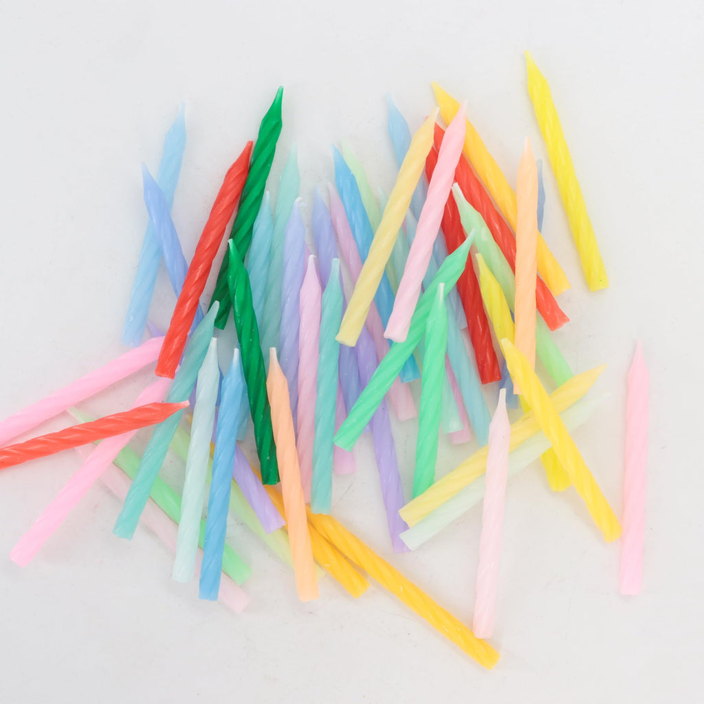 Cwise - 50-Count Spiral Birthday Cake Candles – Mini Pastel Rainbow Spiral Candles for Cake or Cupcake – 25 Unique Colors (2 of Each Color)