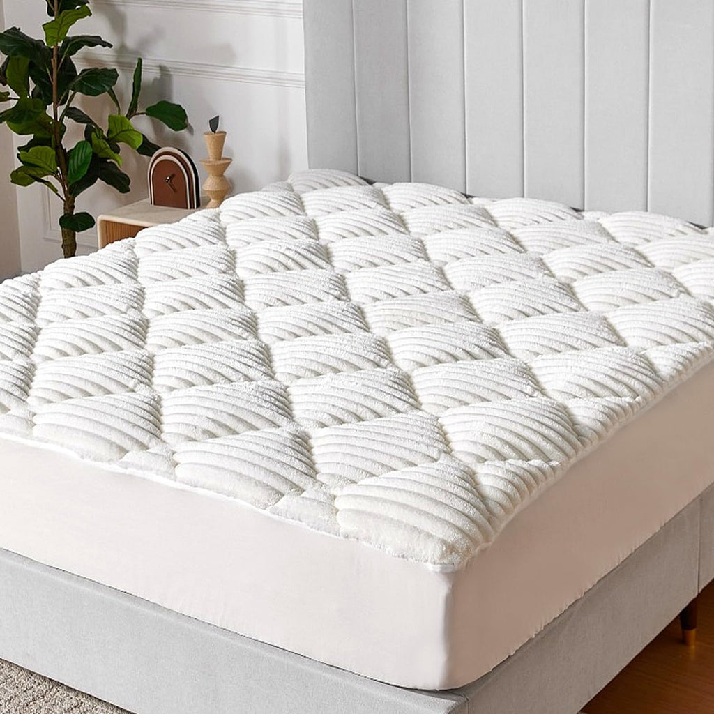Novilla Fleece Mattress Topper Queen, Warm Sherpa Mattress Pad, Cloud-Like Soft Bed Cover for Winter, Deep Pocket fits up to 21", Machine Washable