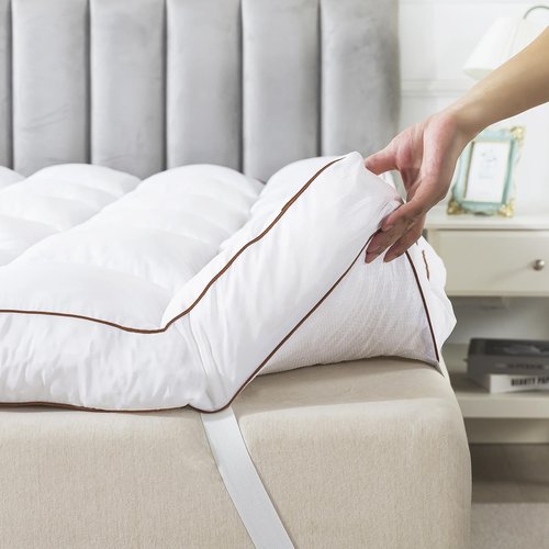 WhatsBedding 4 Inch Memory Foam Mattress Topper Queen Size, Supportive Fluffy Shredded Memory Foam Filled Pillow Top, Extra Soft Bed Topper for Back Pain Relief, 60x80 Inch