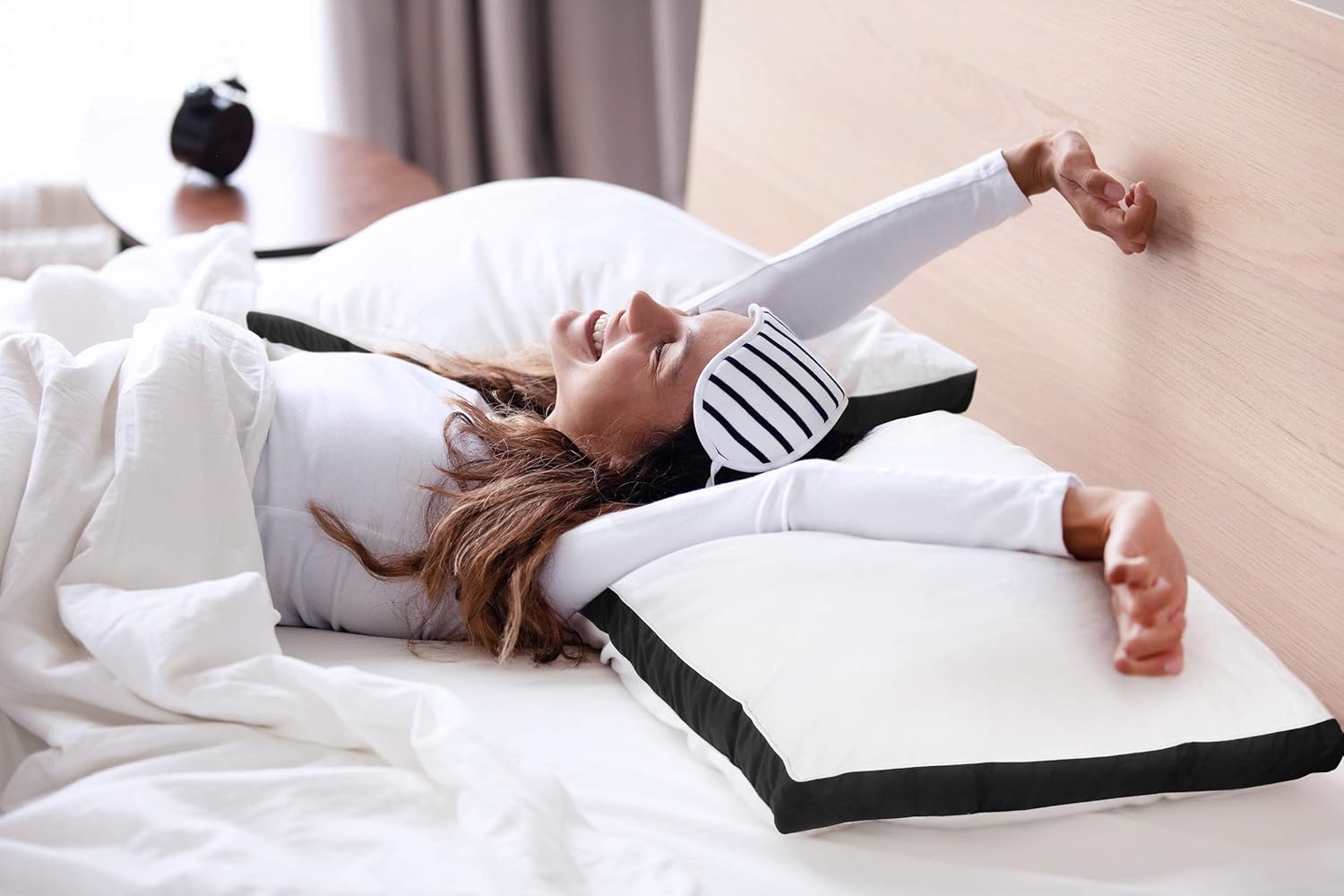 Utopia Bedding Queen Size Bed Pillows - Soft & Fluffy Down Alternative, Cooling Gusseted Set of 2 (Black)